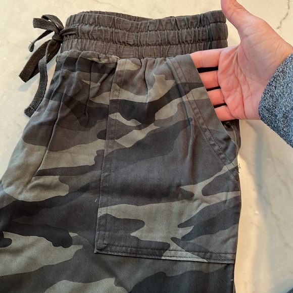 Splendid Women’s Jogger - Picture 3 of 5